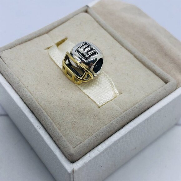 🧜🏾♀️🎀Pandora New York Giants Charm Pandora Football Helmet Charm - Picture 2 of 7